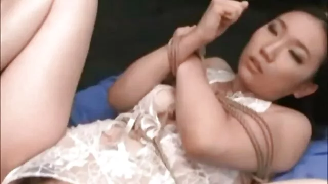 Nóng khiêu dâm, không giấy đăng ký  Gầy xxxn nhat ban cô gái đẹp và đồ chơi